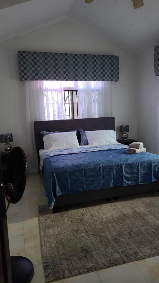Caribbean Estates, 10 Mins From The Beach, Beautiful Gated Community Portmore Kültér fotó