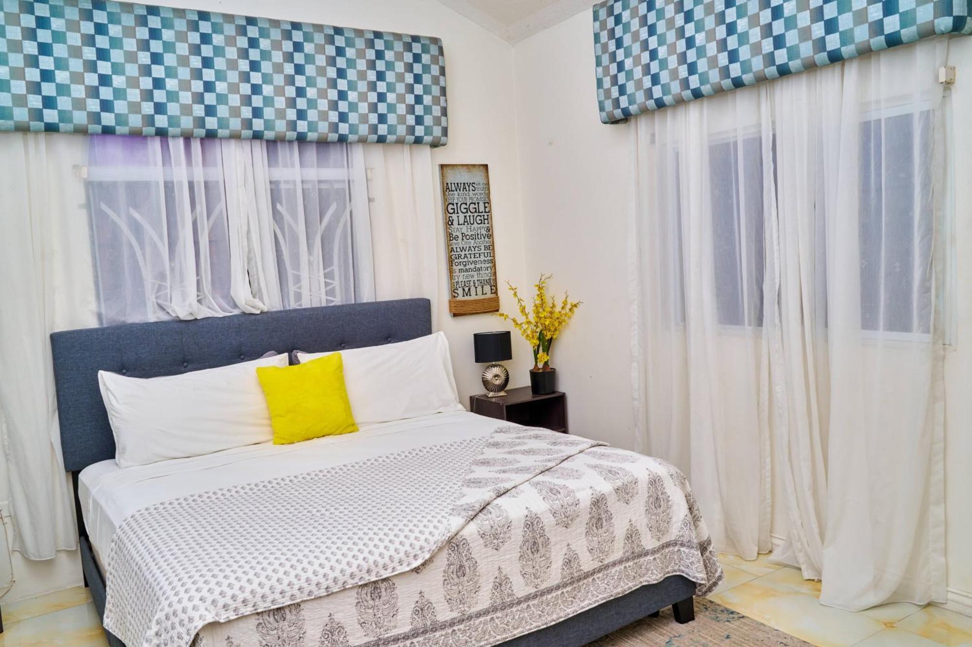 Caribbean Estates, 10 Mins From The Beach, Beautiful Gated Community Portmore Kültér fotó